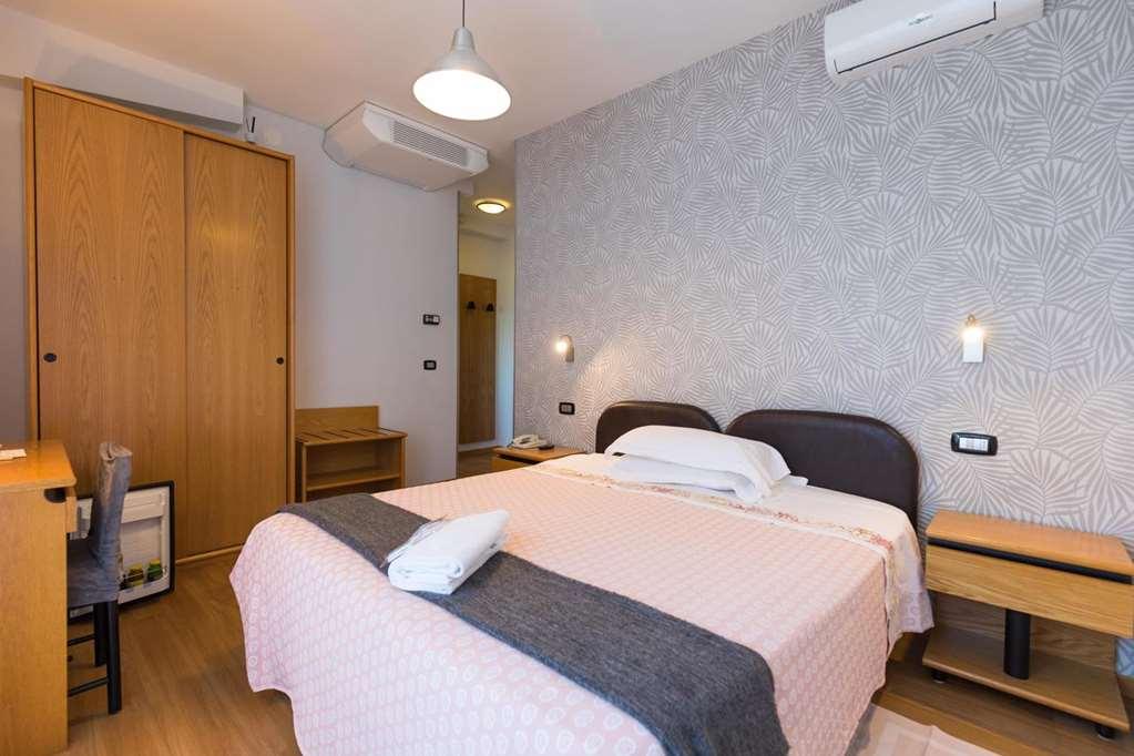 Hotel Logonovo Llido Degli Estensi Room photo