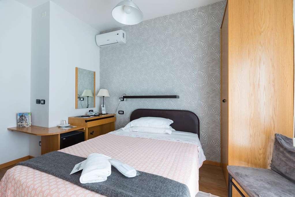 Hotel Logonovo Llido Degli Estensi Room photo