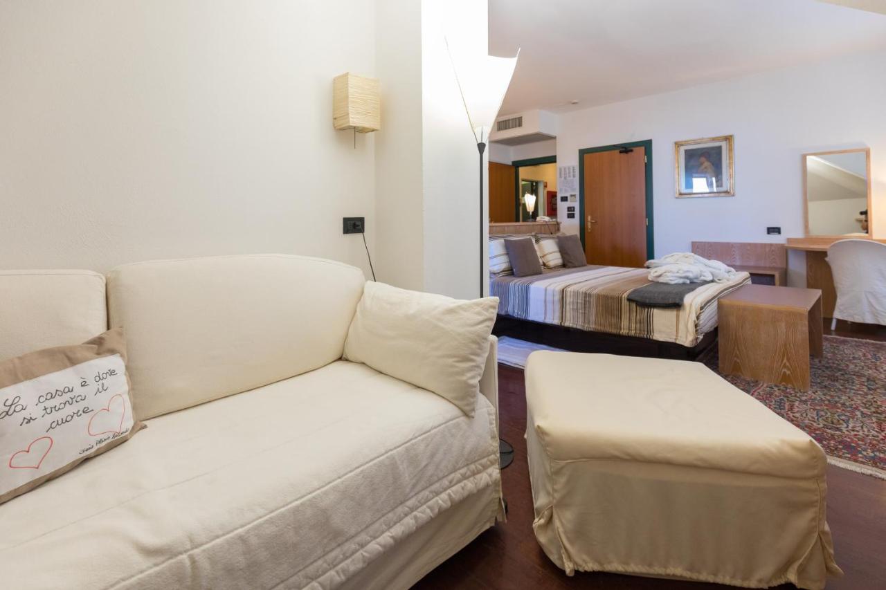Hotel Logonovo Llido Degli Estensi Exterior photo